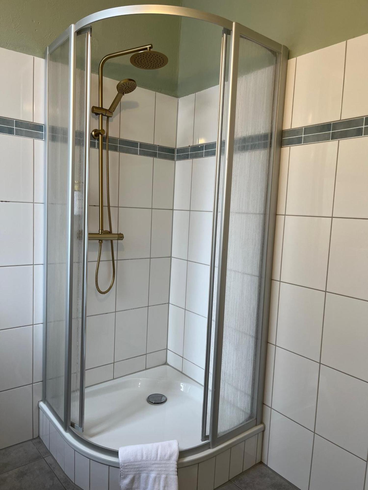 Olive Apartments - 86M2 - Kingsize - Free Parking Ганновер Экстерьер фото